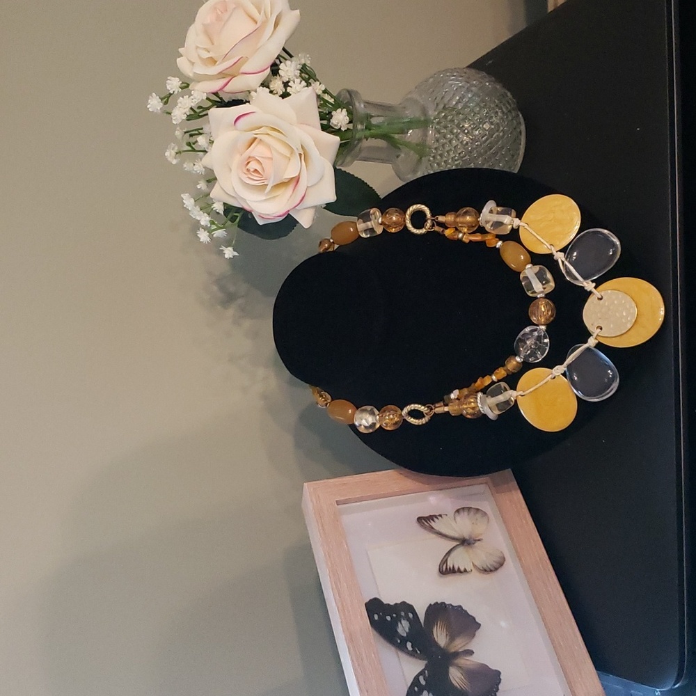 Chico's glass and metal yellow necklace